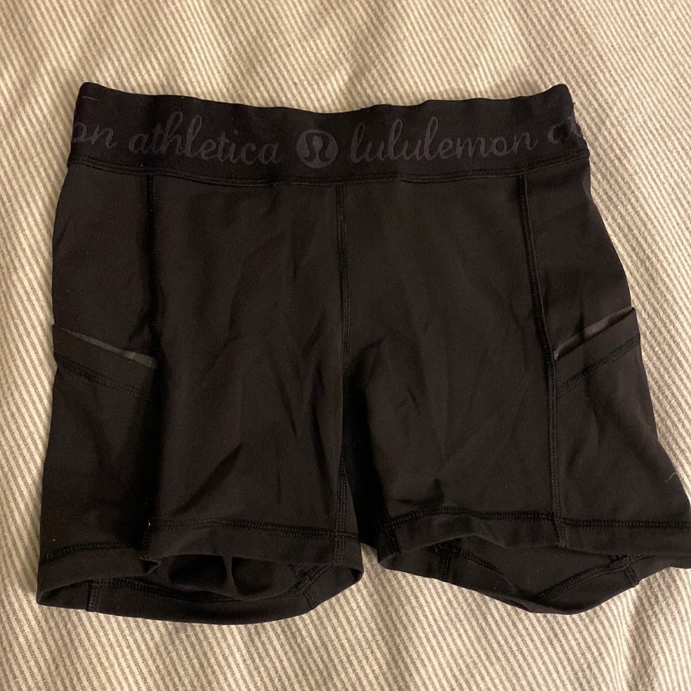 Lululemon short biker shorts
